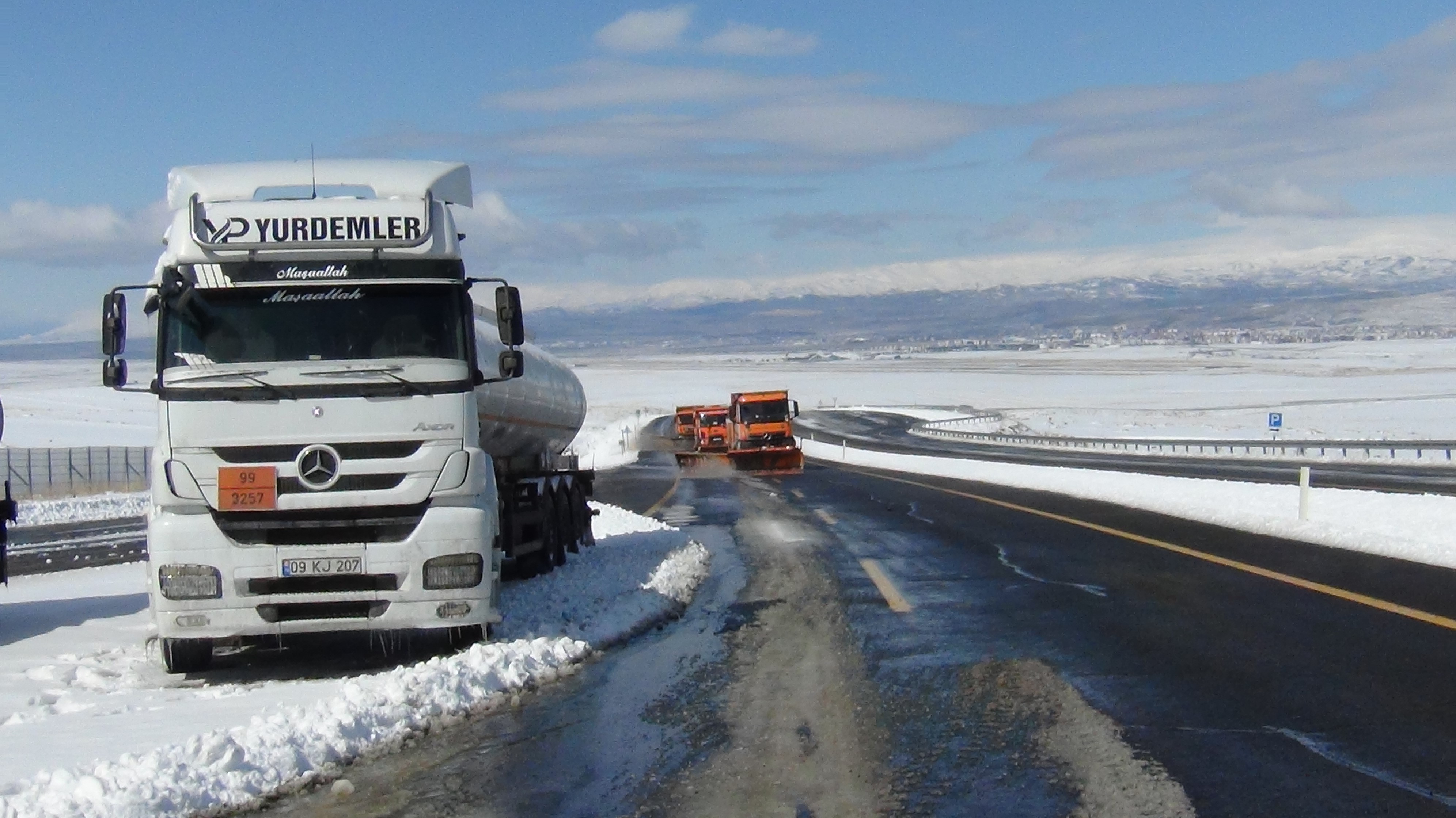 kars’ta-mahsur-kalan-tirlar-kurtarildi-(2).jpg