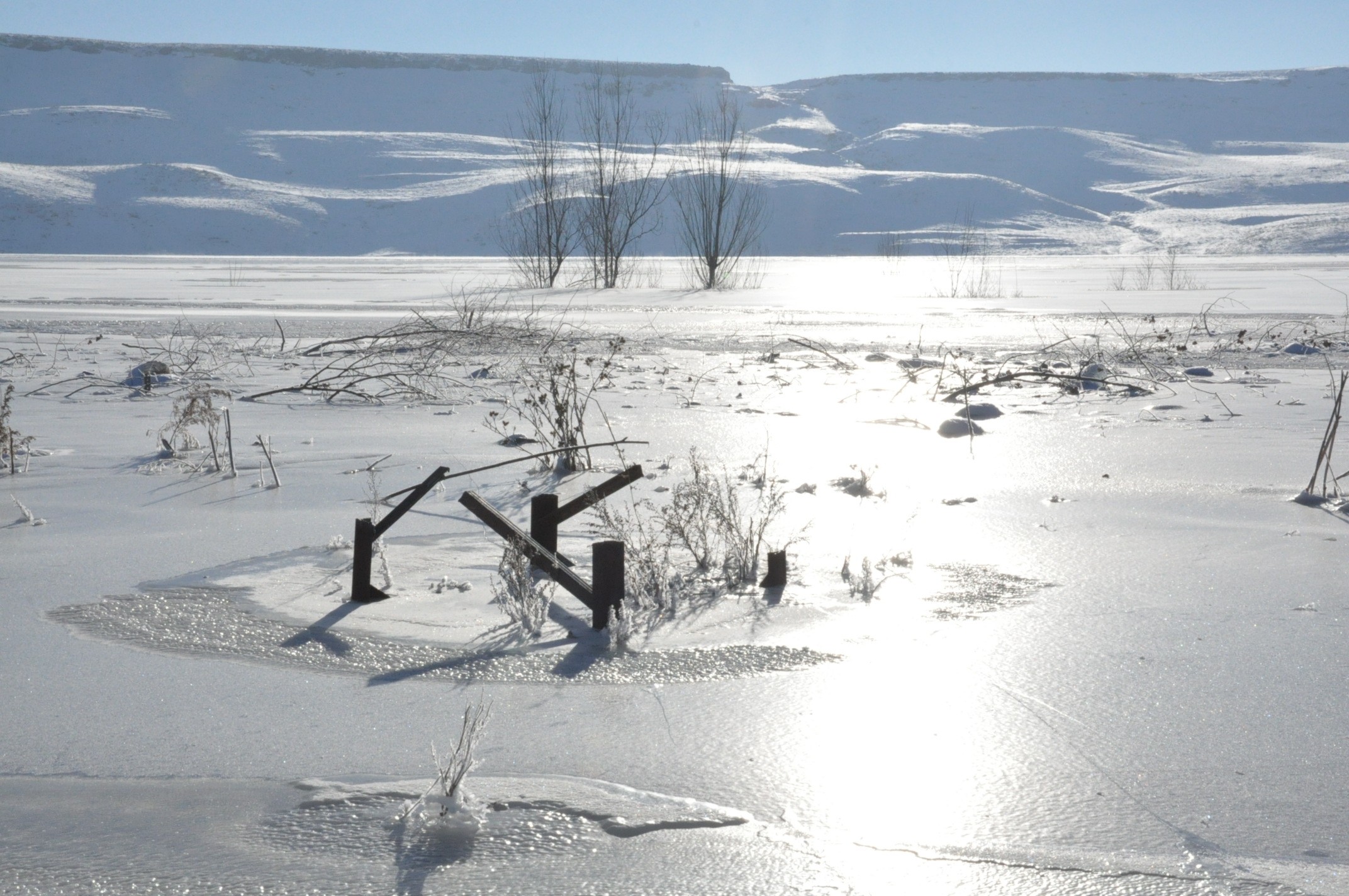 kars-eksi-24-ile-buz-kesti-(2).jpg