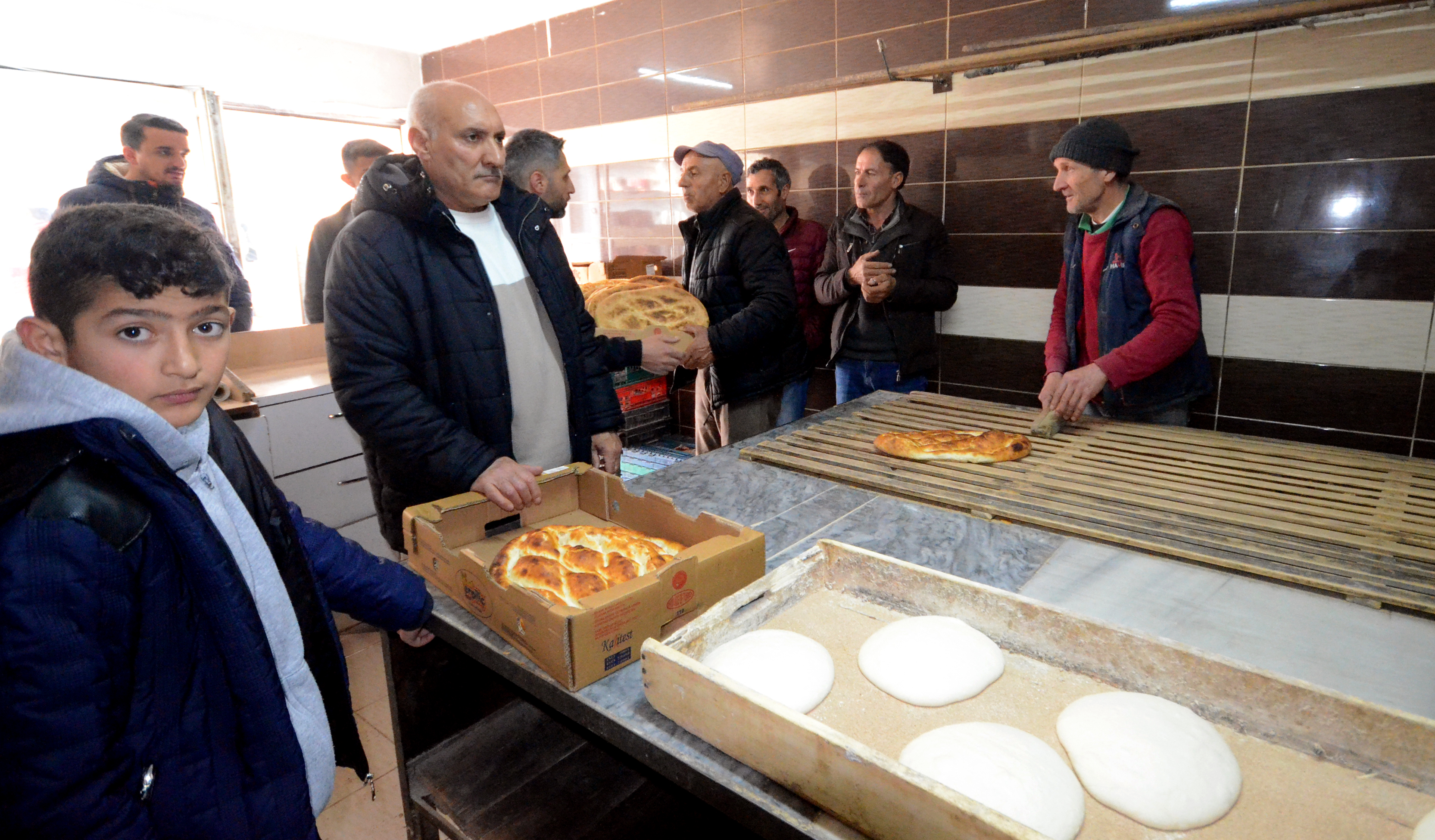 karsta-firincilarin-pide-mesaisi-basladi-(3).jpg