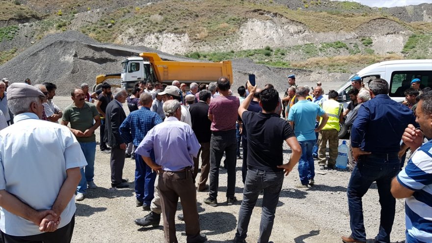 karsta-koylulerden-baraj-yapimina-protesto-(2).jpg