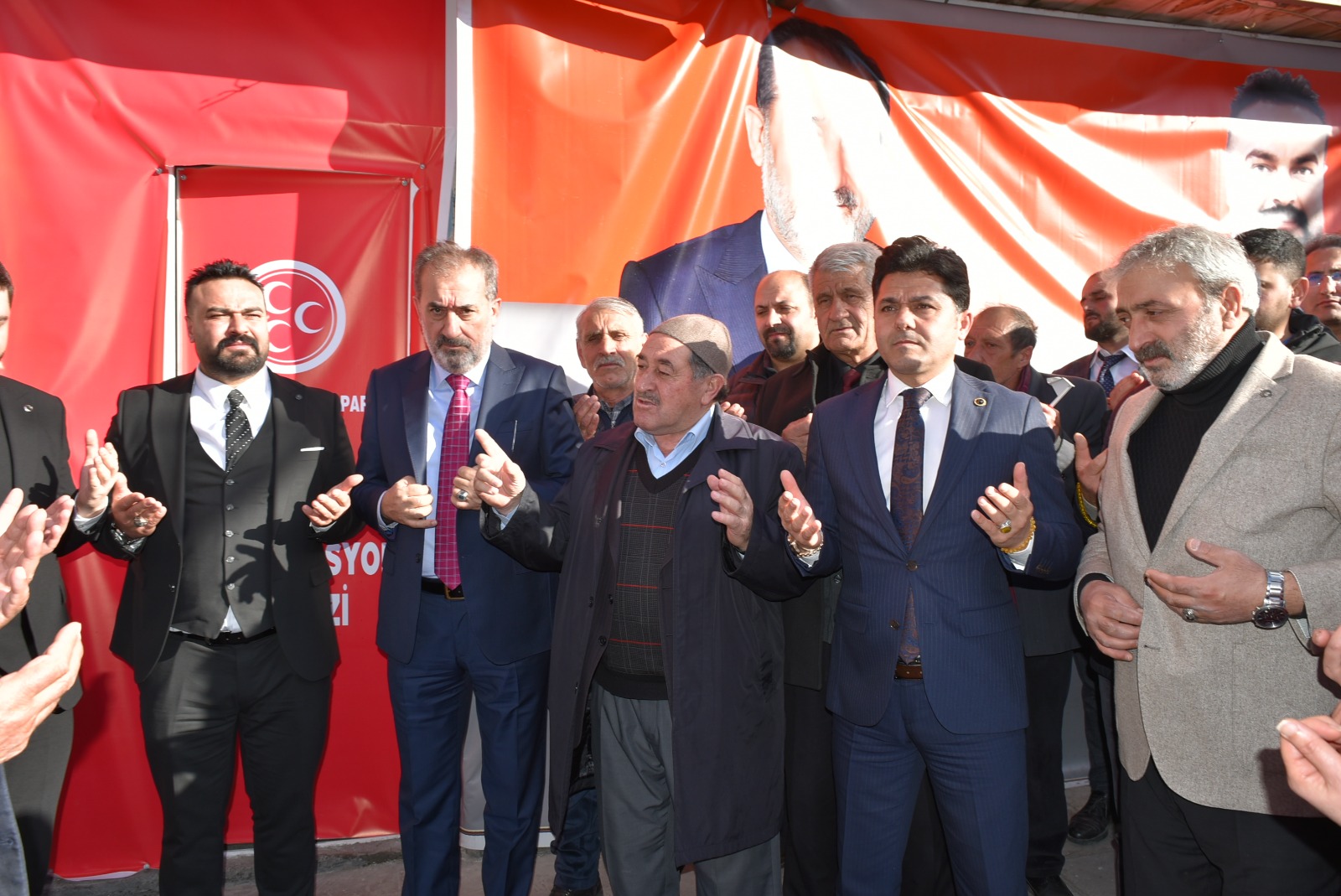 mhp-kars-milletvekili-adaylari-sahada-(6).jpg