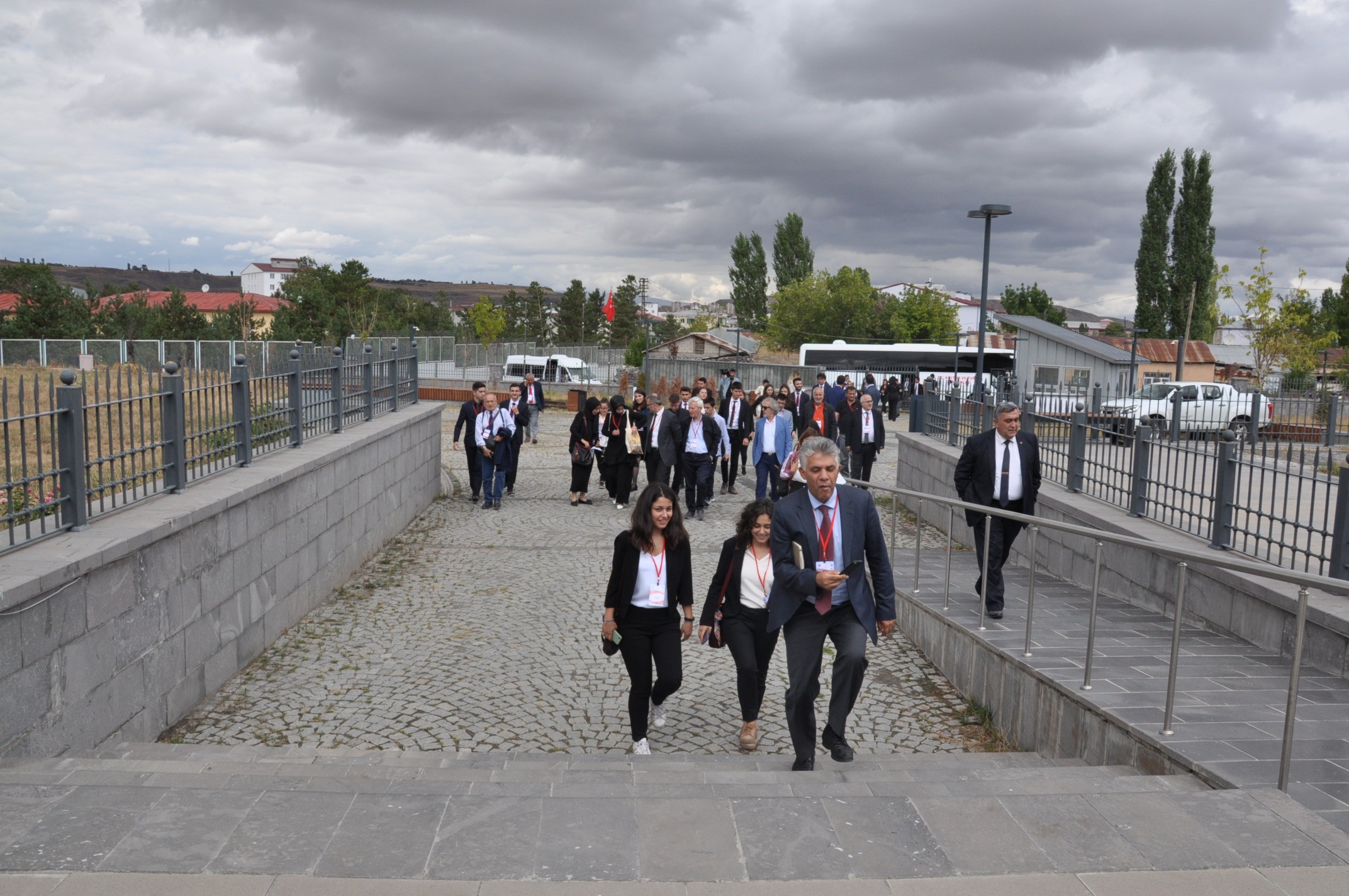 prof.-dr.-haluk-dursun-kars’ta-anildi-(1).jpg